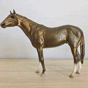 Breyer Traditional Model Horse GLOSSY GOLD CHARM SECRETARIAT #410435 BreyerFest